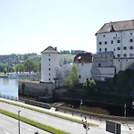 Stilvolles Mit Blick Auf Dreifluesse-eck * باساو