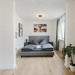 شقة Stilvolles Mit Blick Auf Dreifluesse-eck