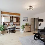 شقة Stilvolles Mit Blick Auf Dreifluesse-eck