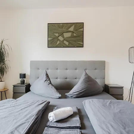Apartment Stilvolles Mit Blick Auf Dreiflüsse-eck *