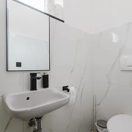 Stilvolles Mit Blick Auf Dreifluesse-eck Πασάου