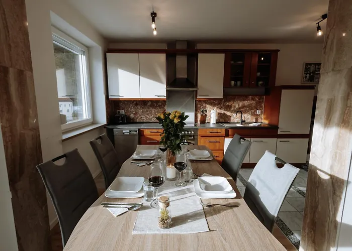 Stilvolles Mit Blick Auf Dreifluesse-eck