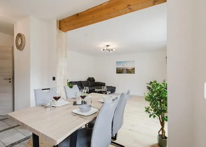 Stilvolles Mit Blick Auf Dreifluesse-eck *