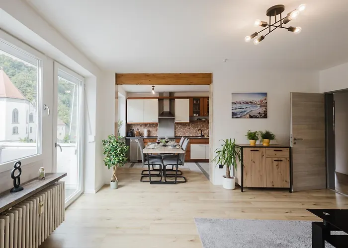 Stilvolles Mit Blick Auf Dreifluesse-eck Apartment Passau